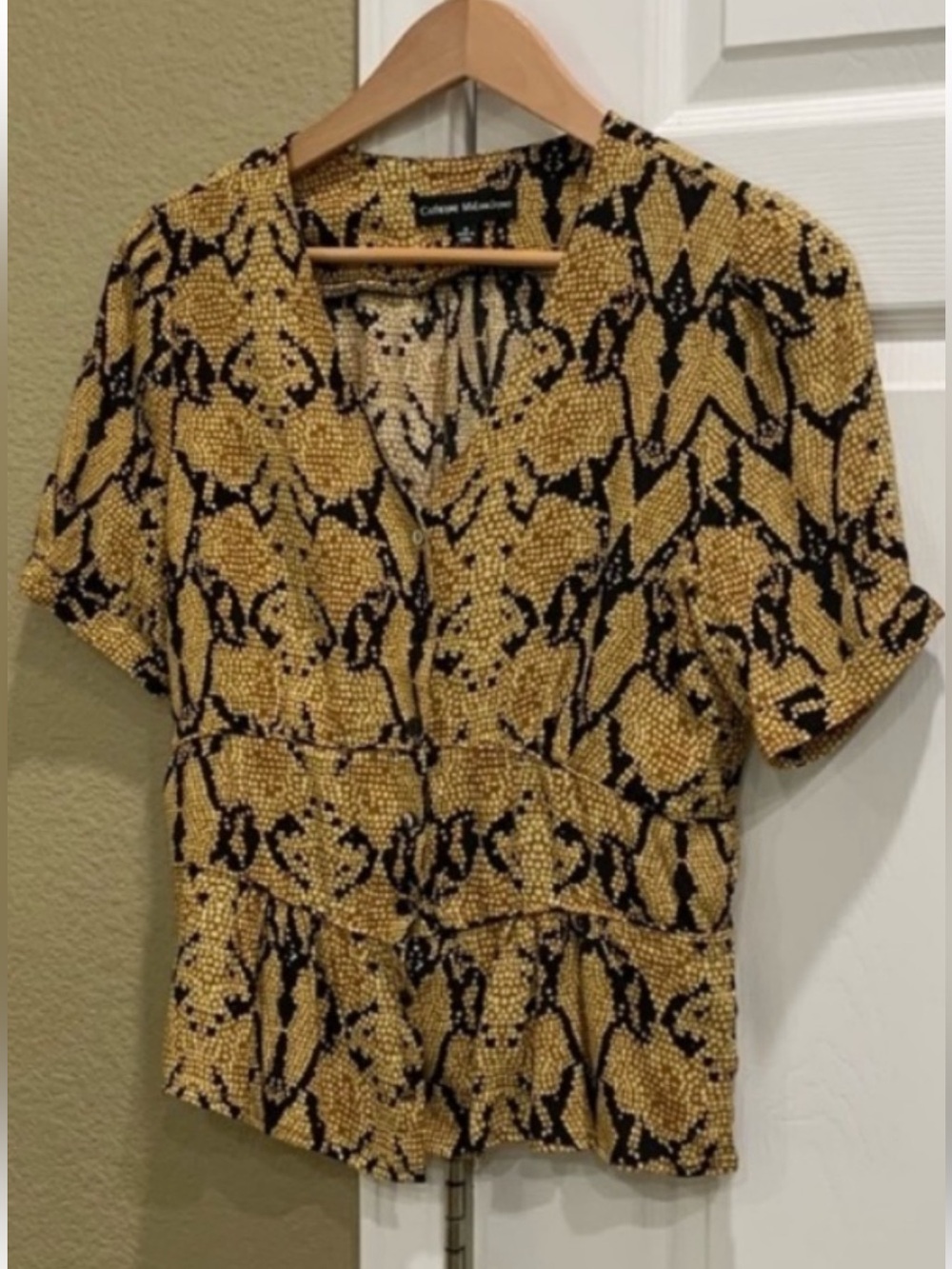 Catherine Malandrino blouse V-Neck Blouse in Mustard Snake Print sz M - Picture 5 of 5